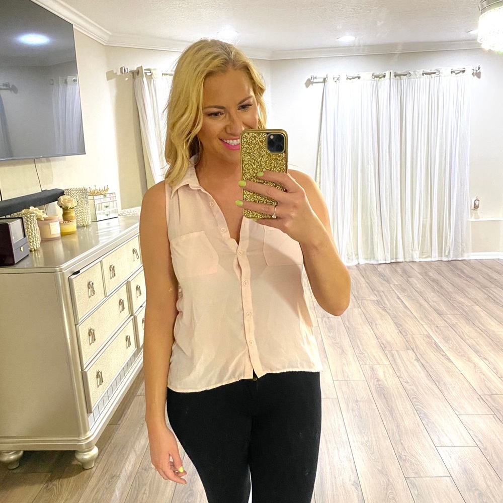 Baby‎ Pink Studded Back High-Low Button Up Tank 🎀